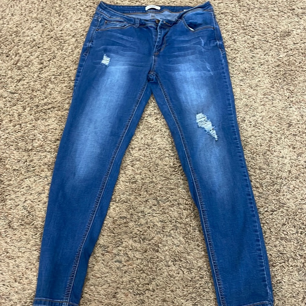 Kensie Medium-Wash Destroyed Skinny Jeans